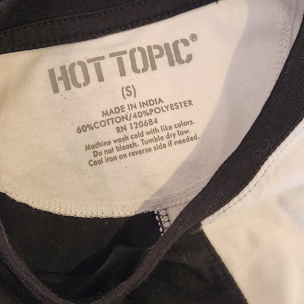 .Black & White Split Crop T-Shirt from HOT TOPIC - Picture 6 of 8